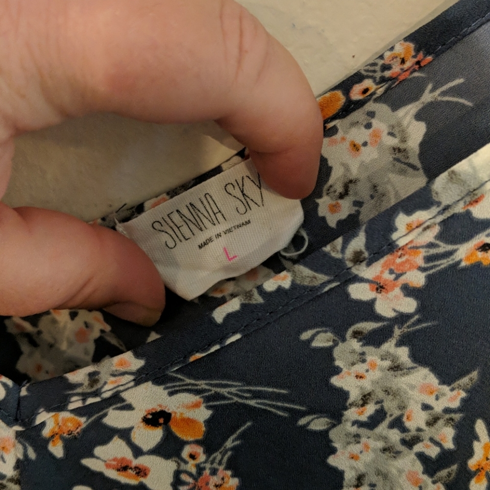 Blouse - Picture 2 of 2
